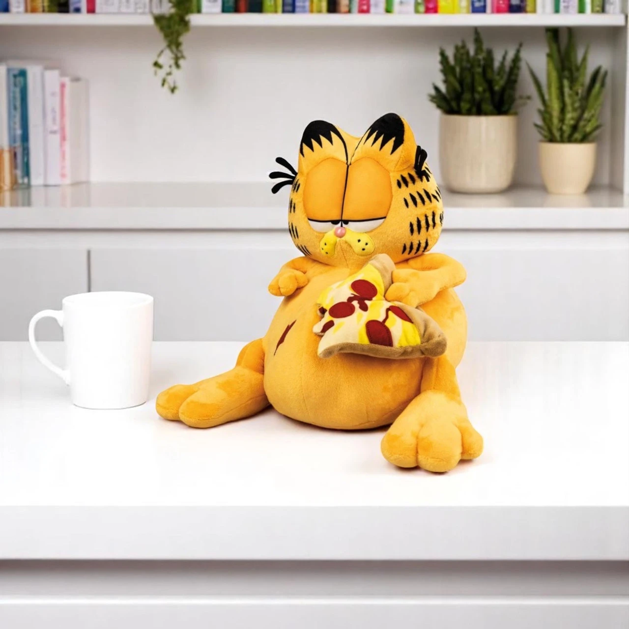 Garfield Overstuffed Pizza Action Plush Toy - Image 4